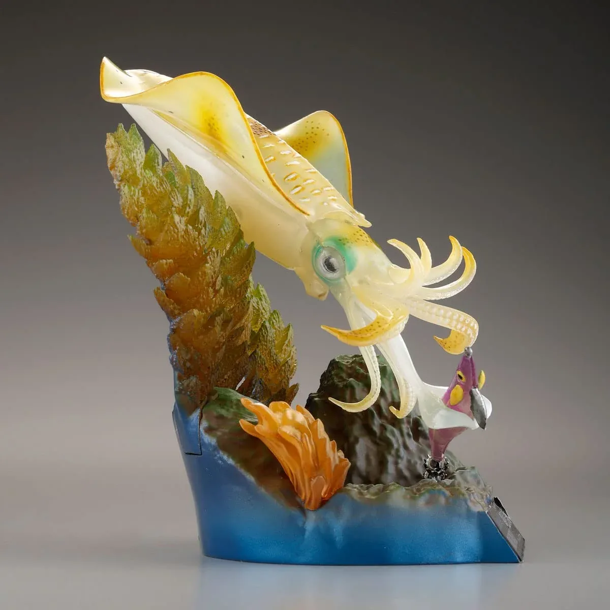 KAIYODO Strike Fantasy Sepioteuthis Lessoniana Figure - Image 2